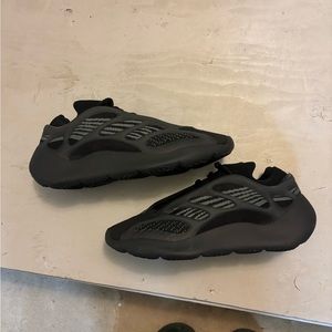 Yeezy 700 azael glow in the dark